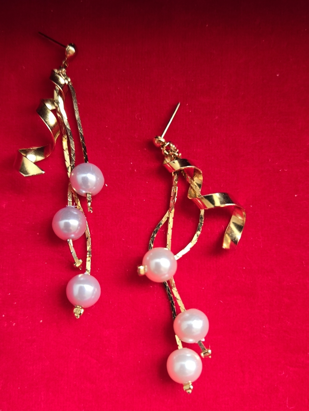 Gold Ribbon Drop Pearl Earrings - Unbranded